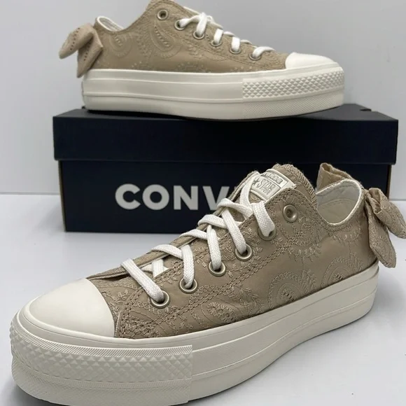 Converse Women's Tan Lace Platforms A10246C
CTAS LIFT OX
NUTTY GRANOLA/EGRET/LIG - Picture 15 of 16